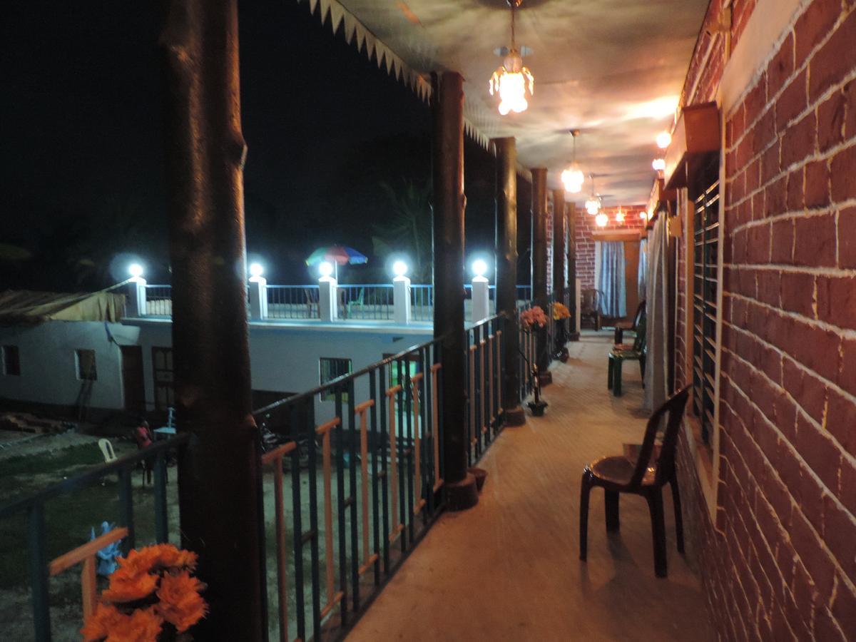 Prakrity Village Resort Sundarbans Gosaha エクステリア 写真